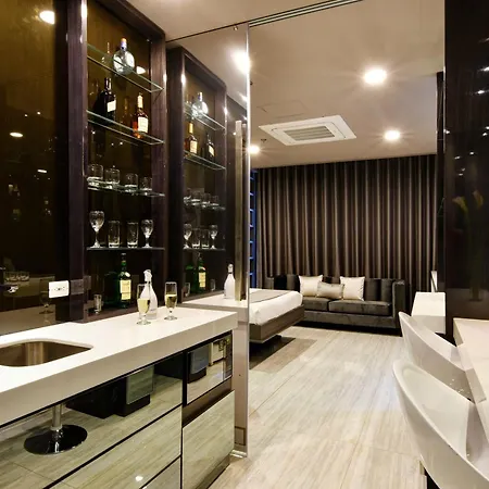 Europa Suites Medellin Exterior photo