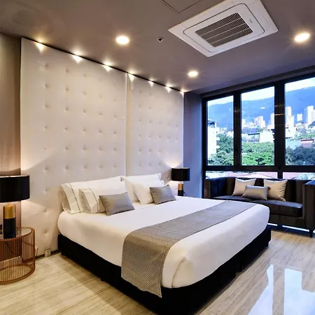 Europa Suites Medellin Exterior photo